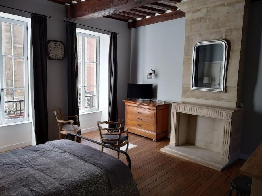 Authentique Studio Au Coeur De Μπαγιέ Εξωτερικό φωτογραφία