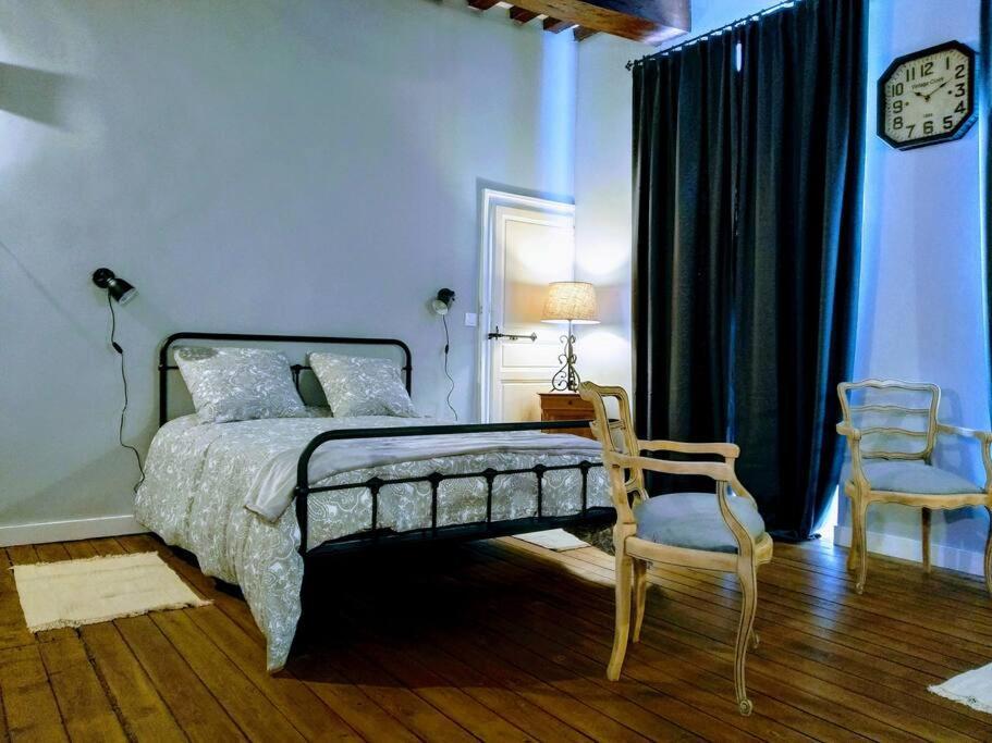 Authentique Studio Au Coeur De Μπαγιέ Εξωτερικό φωτογραφία